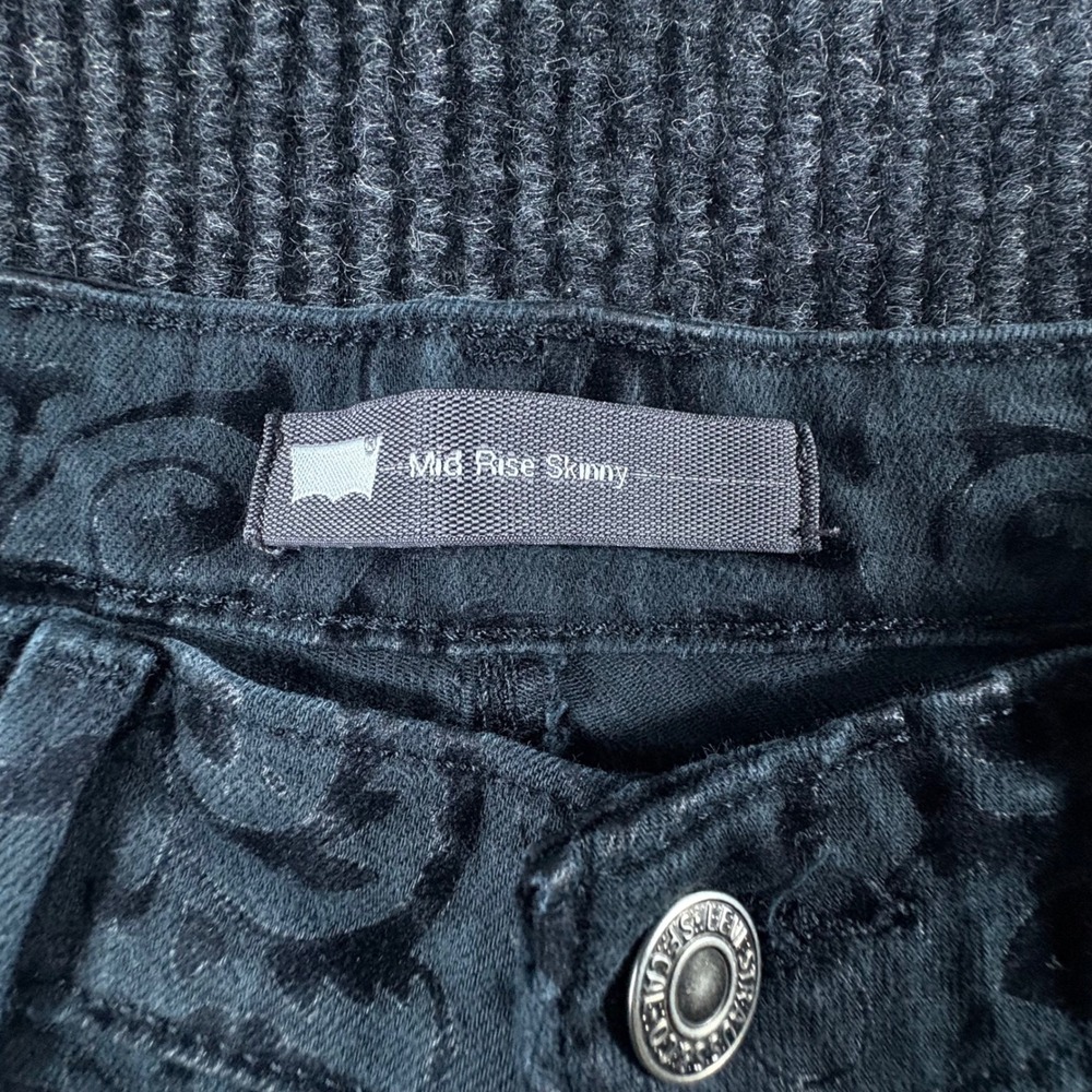 Levi's Jeans Womens 28 Black Mid Rise Skinny Flocked Damask Velvet Baroque Tonal - Picture 2 of 11